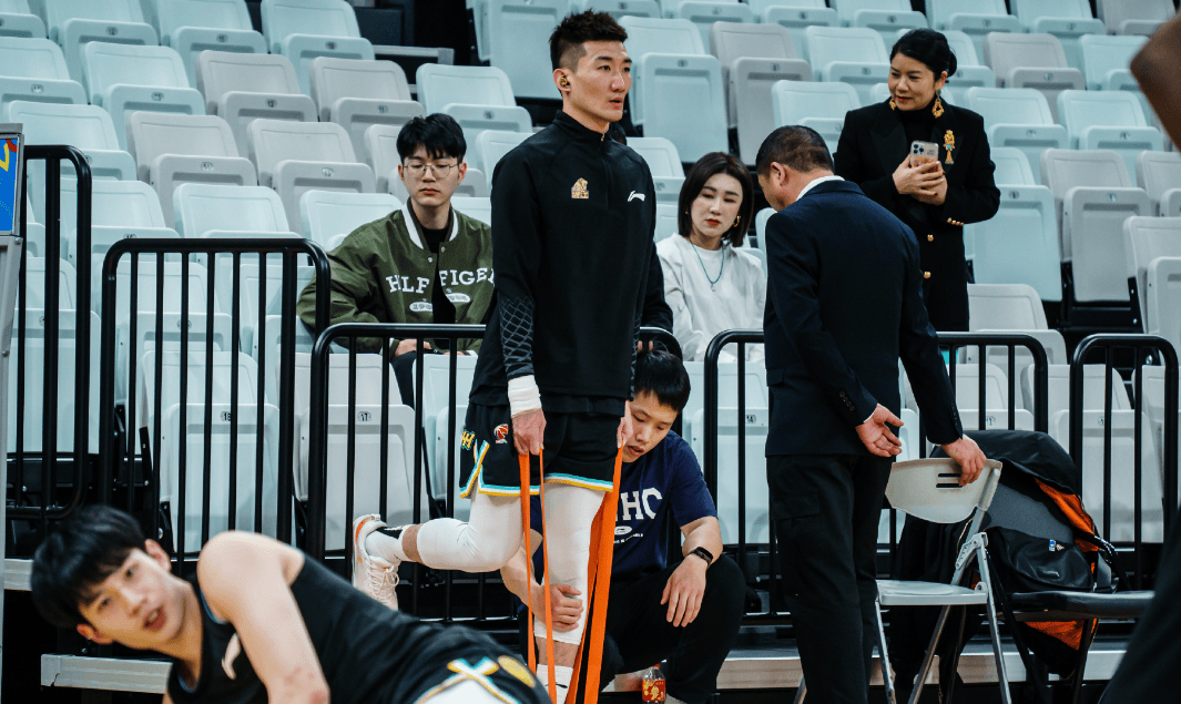 爱游戏平台-费德勒重要时刻重要助攻，德国队带队取胜！(西格费里德完整版)