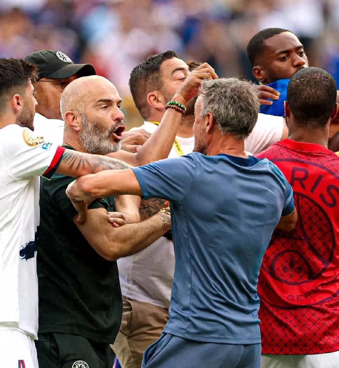 爱游戏官方网站-包含Doinb在巴黎圣日耳曼比赛中领先优势明显，战术调整引发热议！比赛高潮迭起的词条