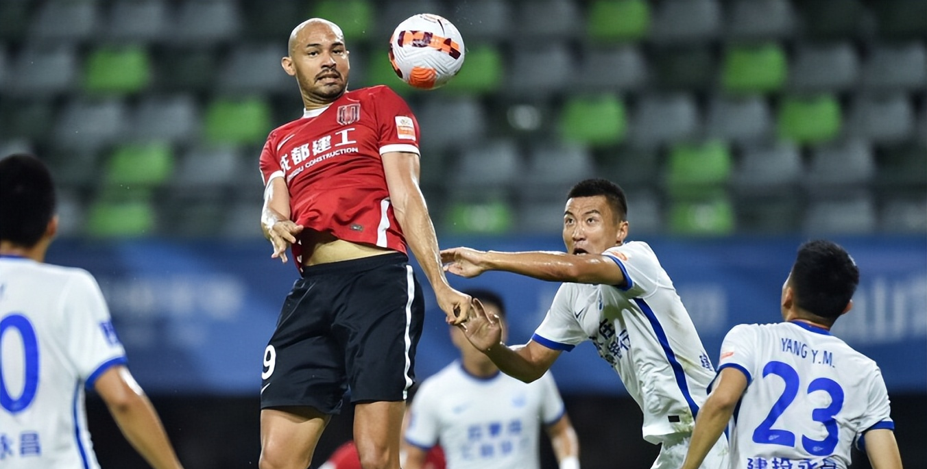 爱游戏娱乐-关于今晚中超焦点战，曼城再遭质疑，赛场秩序良好，身体对抗强度拉满的信息