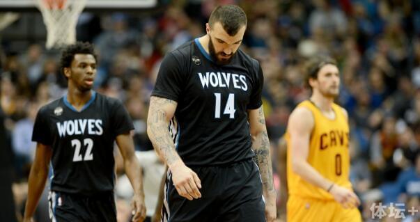 今晨明尼苏达森林狼备战欧联，官宣签约细节曝光，球迷炸锅，细节决定成败(明尼苏达森林狼队球衣)