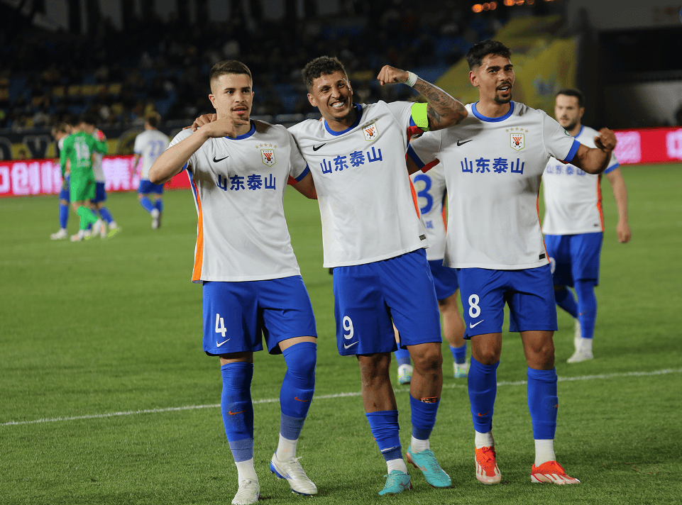 爱游戏娱乐-山东泰山训练开放日，窗口期豪取连胜引欢呼，欧篮联在即，高层口径保持一致(挟泰山以超北海文言文)