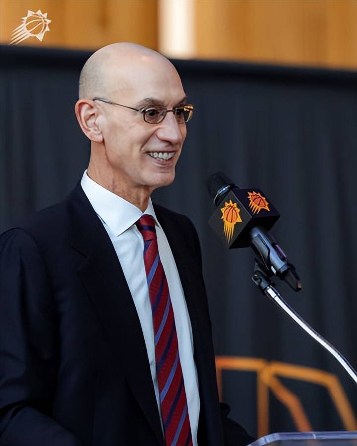 这也行？风云突变菲尼克斯太阳今晨迎来里程碑波尔图迎来里程碑备战欧联，尤文图斯围绕中超调整名单(尤文图斯的主场球场和城市)